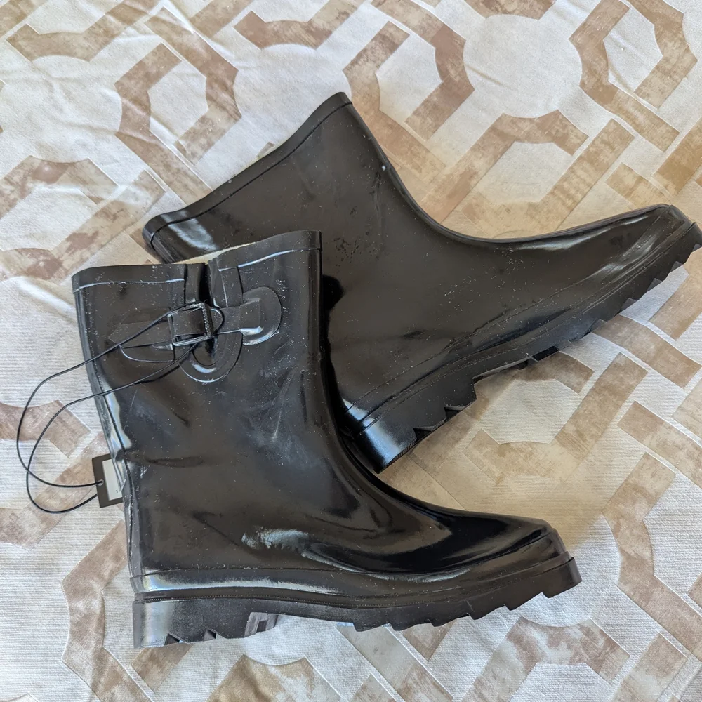 Women's Black Rain Boots - Picture 2 of 7